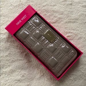 NWT Nine West Wallet Faux Leather Quilted Pattern